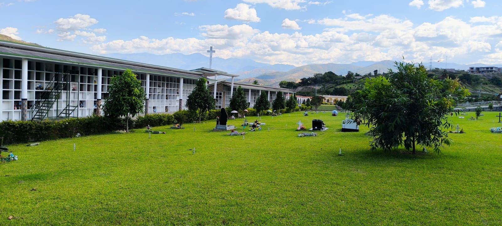 Entorno verde del Camposanto Jaén
